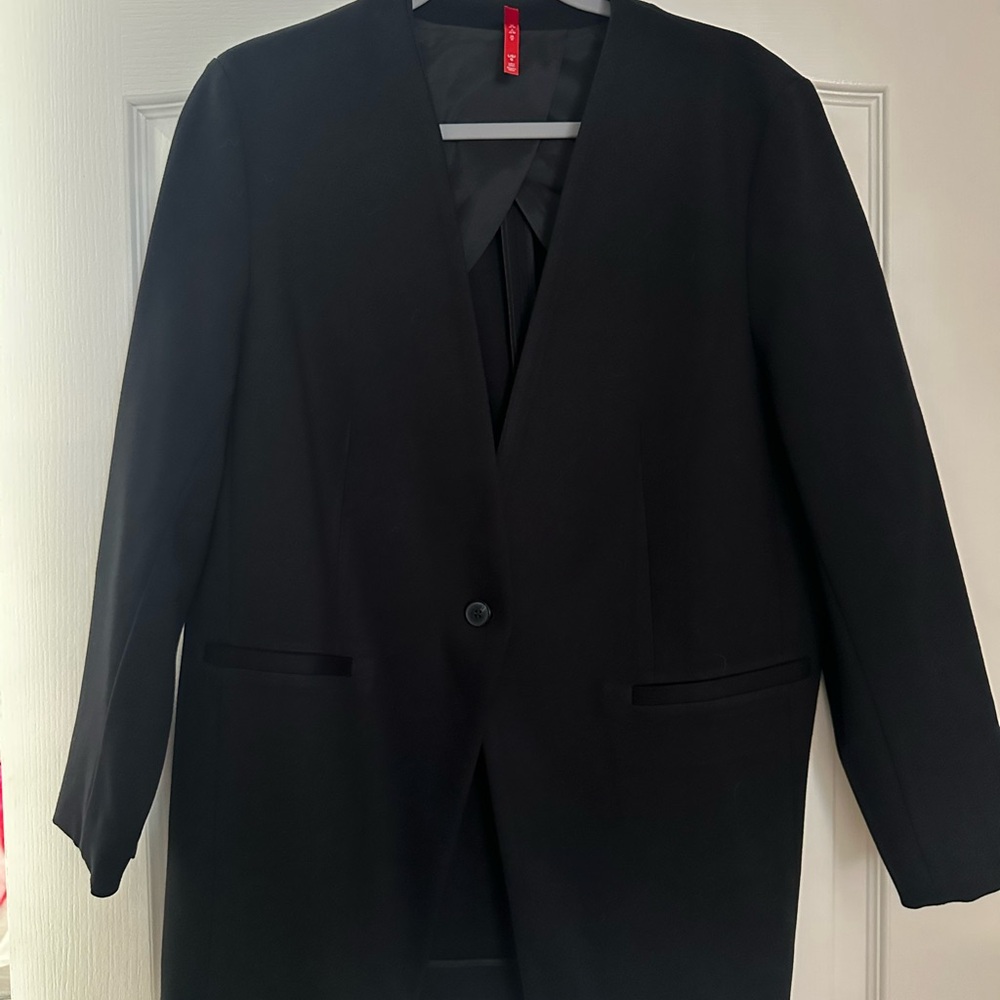 SPANX Black Blazer with Minimalist Design